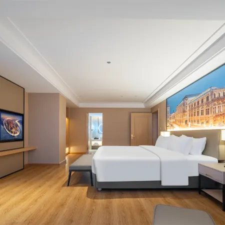 Vienna International Hotel (Fuzhou Cangshan Wanda Hongwan Metro Station Store) Отели рядом с достопримечательностью «Фуцзянский Университет Фуцзянь-Юго-Западные ворота»