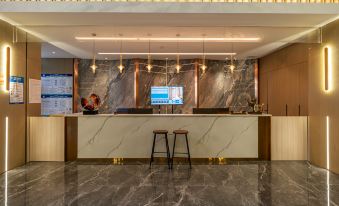Dali Baiquanwan Hot Spring Hotel