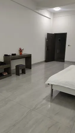 Lifu Farm stay Отели в г. Чжанпин