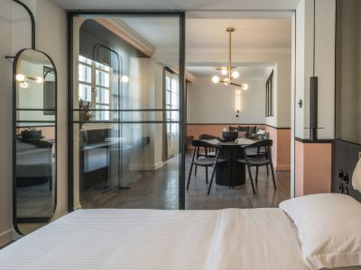 72 AD Urban Comfort Suites