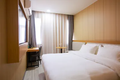 Yundeng Hotel (Zhidi Fortune Plaza Tongling No. 3 Middle School)