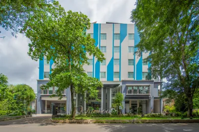 Oakwood Merdeka Bandung Hotels near Click Square