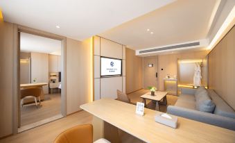 Starway Hotel (Harbin Railway Station Branch)