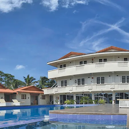 Shoreland Beach Resort by Cocotel