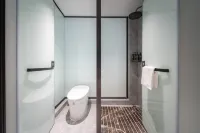 REZEN LONGUU Hotel (Foshan Sanshan Newcity North Subway Station Store)
