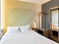 B&B Hotel Paris Meudon Vélizy Hotels near Bouygues Telecom