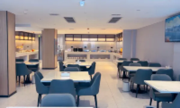 Green Hotel (Lixin Rainbow World Store)