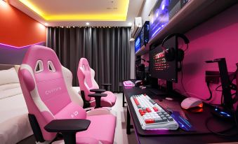 1+2 E-Sports Hotel
