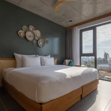 Leaf Beachfront Hotel