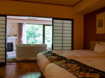 洋風ルーム（大鷹タイプ） 扉温泉明神館の写真