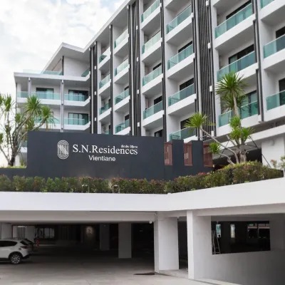 S N Residences Отели рядом с достопримечательностью «Храмовый комплекс Пха Тхат Луанг»