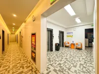 Four Seasons Garden Hotel (Sailimu Lake Scenic Area East Gate Visitor Center Branch)