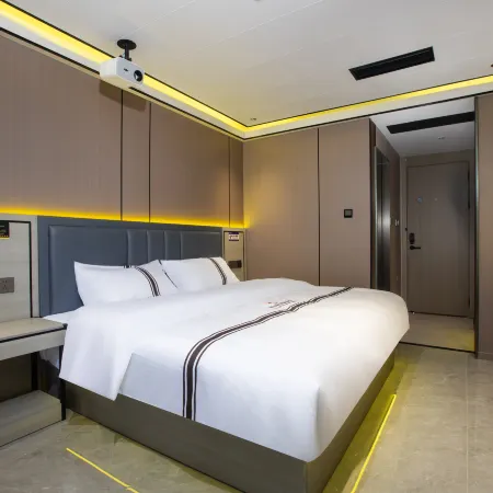 Hirt Intelligent Hotel (Guilin Liangjiang Sihu Central Plaza Branch)