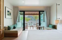 Phi Phi at Pier - balcony