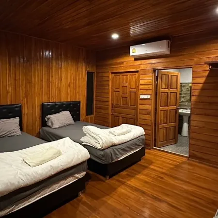 Phra Chan Khiang Dao Resort