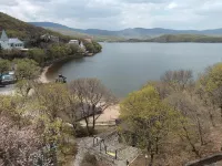 Lake Jingpo Baoyuewan Hotel (Lake Jingpo Scenic Area) - Mountain view