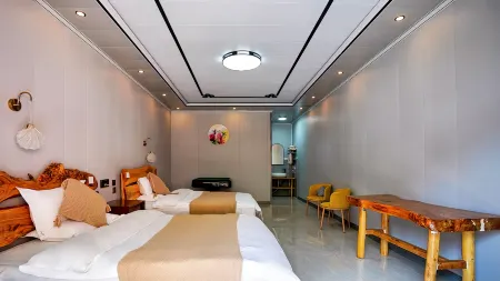 Kuerdening Yijianrugu Homestay Отели рядом с достопримечательностью «Kurdning·Bai Rui Camp»