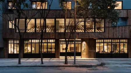 Xu Li Traveling Hotel (Chengdu Taikoo Li Chunxi  Road Branch)