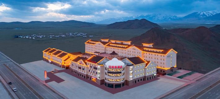 Bayinbrook YunshangZun Hotel Hotels in Hejing