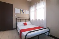 RedDoorz @ Aurea Apartelle