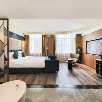 Xinchao IU Hotel (Urumqi Friendship Meimei 2 Branch) Hotels near The Xinjiang Museum
