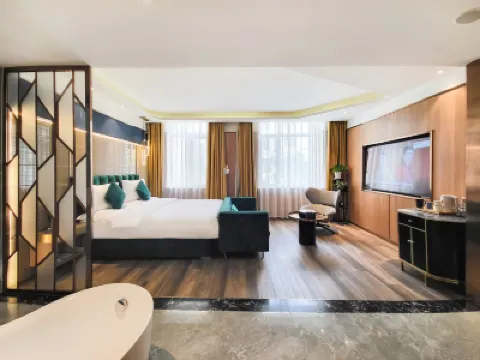 Xinchao IU Hotel (Urumqi Friendship Meimei 2 Branch) Hotels near The Xinjiang Museum