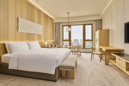 Secan Hotel Qingdao, Curio Collection by Hilton