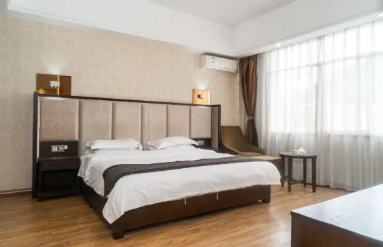 瀾滄祥雲大酒店（拉祜廣場民族街店）