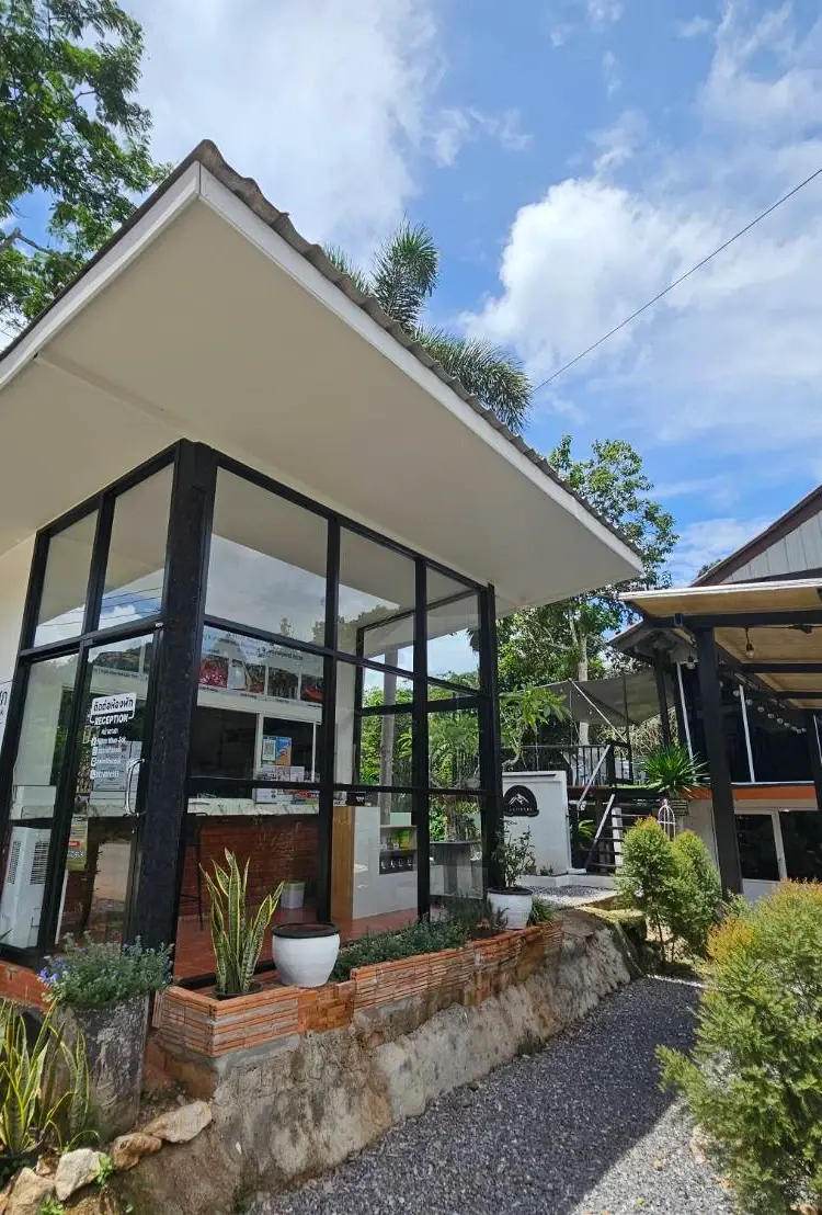 รูปภาพของNahm Khao Sok Hostel and Camping