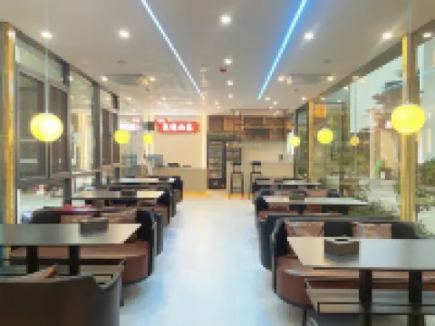 Fengxin Baizhang Mountain Lingjing Villa (Baizhangsi Scenic Area Branch)