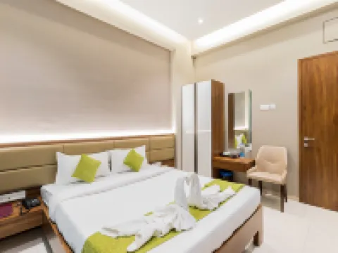 Hotel Seven Oaks โรงแรมในธาเน