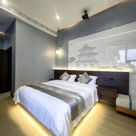 Lingshi Ancient Town Holiday Hotel