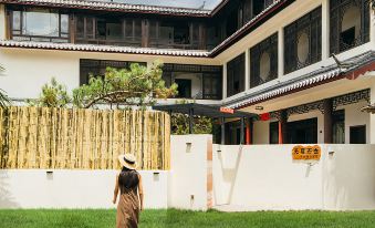 Private Snow Mountain Hot Spring | Log-Controlled Exclusive Courtyard (Baisha Ancient Town Branch)