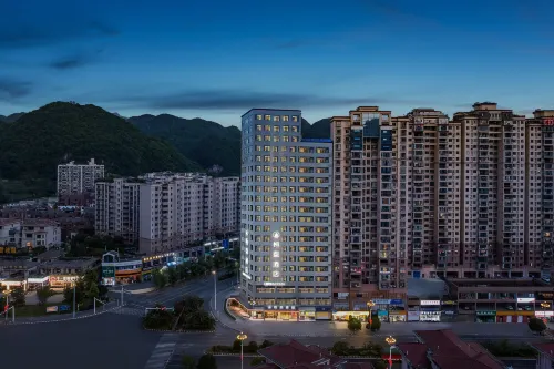 Zhijin Hengtai Hotel (Jinyulongcheng Guantangqiao Branch)