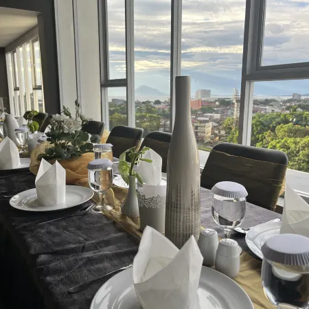 Rogers Hotel Manado