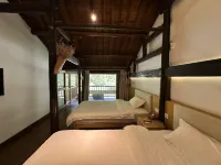 Xiuning Wuli Homeland Scenic B&B