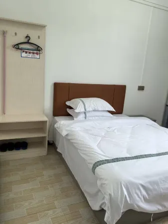 Rongjiang Yuebinge Hotel Отели рядом с достопримечательностью «Chinese Village Super Holy Land»