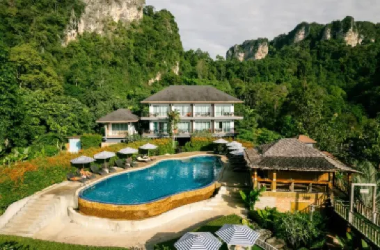 Railay Phutawan Resort Hotels near Tonsai Beach