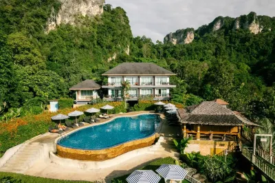 Railay Phutawan Resort Hotels near Railay Beach