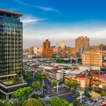 Jasper Young Hotel Banqiao Отели рядом с достопримечательностью «Guangfu Gong Temple»