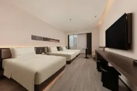 Nanning Jinhu Square Jinyuan CBD Atour Hotel