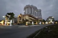 The Dome Grand Hotels in Phu Ly