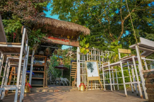 Aashraya Bed and Breakfast