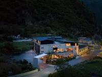 The Evening Mountain Range in Bipang Valley Hotéis em Condado de Li