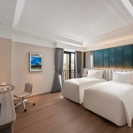 La Siesta Premium Lakeside