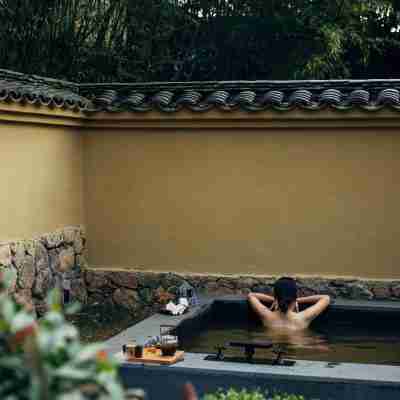 Zhongnan Jingzhuang Hot Spring Resort Hotel Exterior