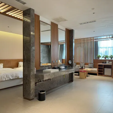 Changbai Mountain Linxi Volcanic Hot Spring Hotel