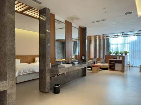 Changbai Mountain Linxi Volcanic Hot Spring Hotel