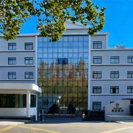 Ruoyin Hotel (Shanghai Jinshan City Beach)