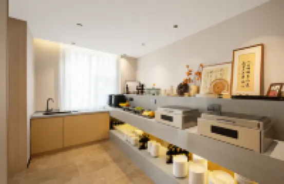 Mid Mountain and White Homestay (Bei Scenic Area Hub Store)